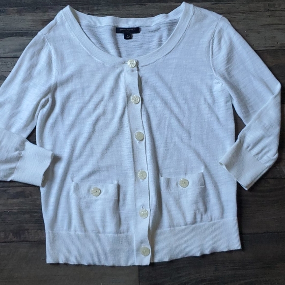 Banana Republic Sweaters - Banana Republic Button Down 3/4 Sleeve Cardigan